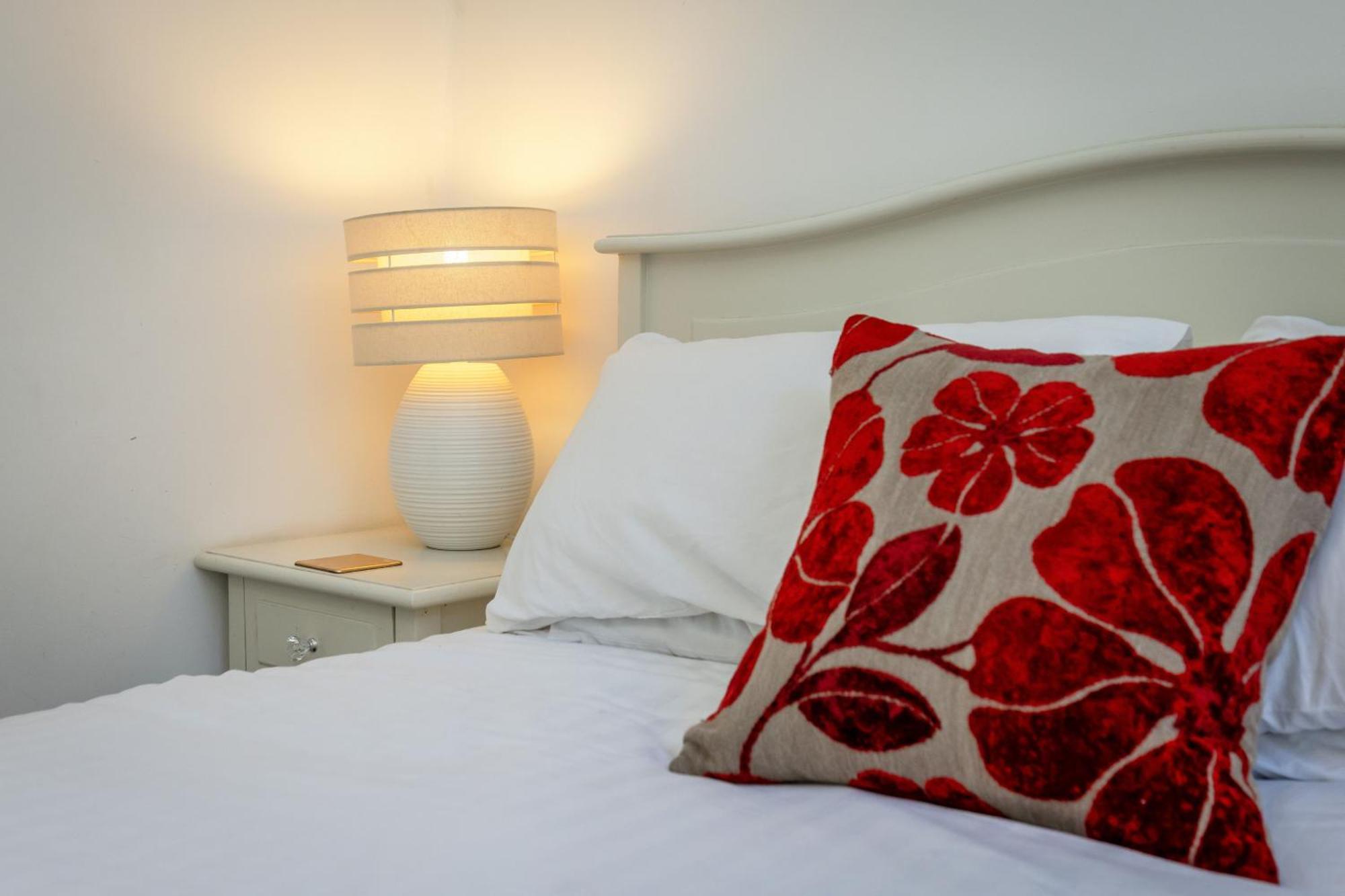 Traditional 3 Bedroom Quiet Duplex Flat By High St, Trams And Buses - Just 1-5 Miles To Centre Единбург Екстер'єр фото