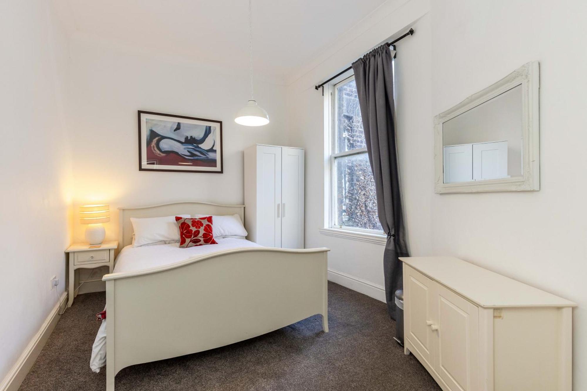 Traditional 3 Bedroom Quiet Duplex Flat By High St, Trams And Buses - Just 1-5 Miles To Centre Единбург Екстер'єр фото