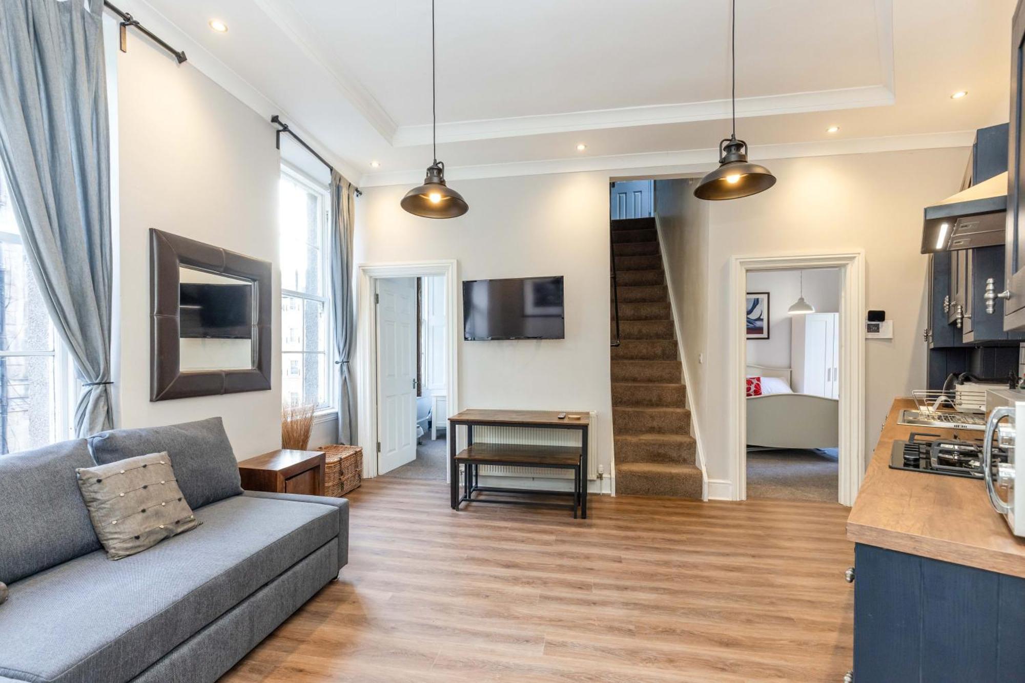Traditional 3 Bedroom Quiet Duplex Flat By High St, Trams And Buses - Just 1-5 Miles To Centre Единбург Екстер'єр фото