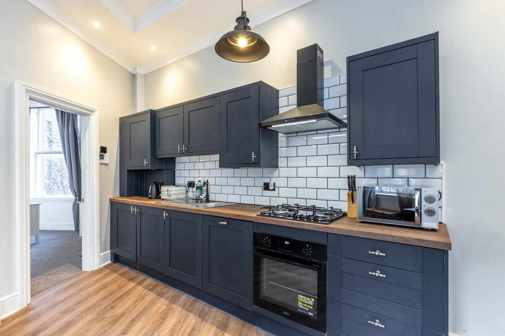 Traditional 3 Bedroom Quiet Duplex Flat By High St, Trams And Buses - Just 1-5 Miles To Centre Единбург Екстер'єр фото